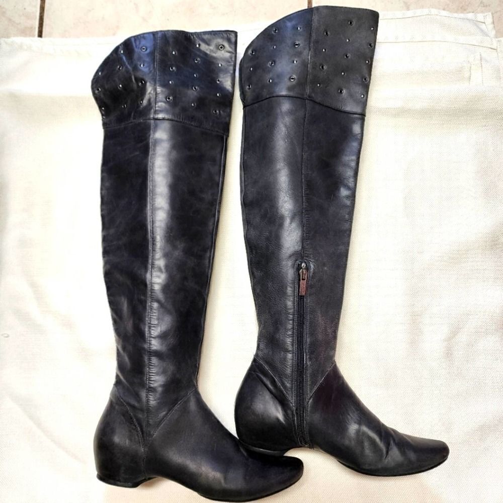 Kenneth Cole Reaction black leather boots